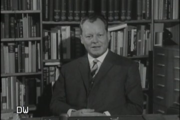 Fotoausschnitt aus der Wochenschau vom 14. Januar 1964 mit einem Filmporträt über Willy Brandt.
