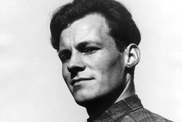 Schwarz-Weiß-Porträt von Willy Brandt mit 24 Jahren.